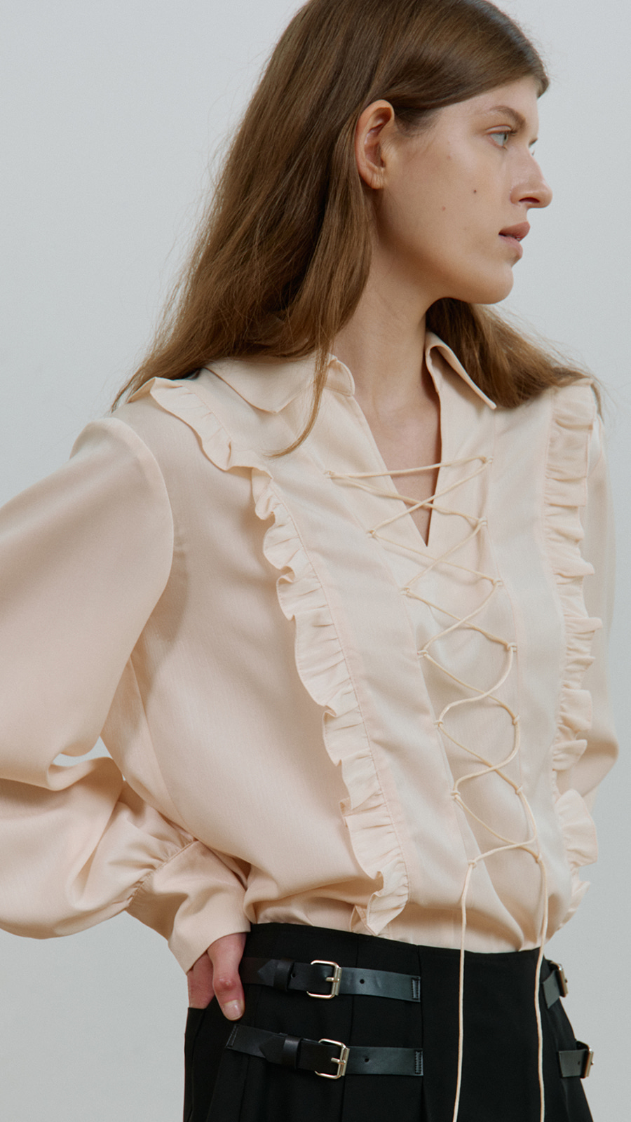LACE UP FRILL BLOUSE_BEIGE
